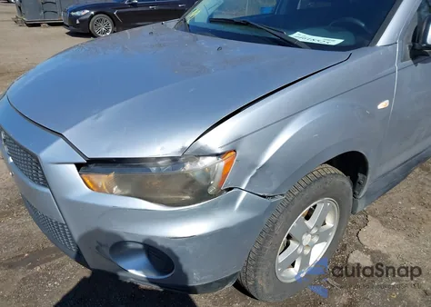 2010 Mitsubishi Outlander Es z USA, uszkodzony, nr VIN JA4AT2AW6AZ016205